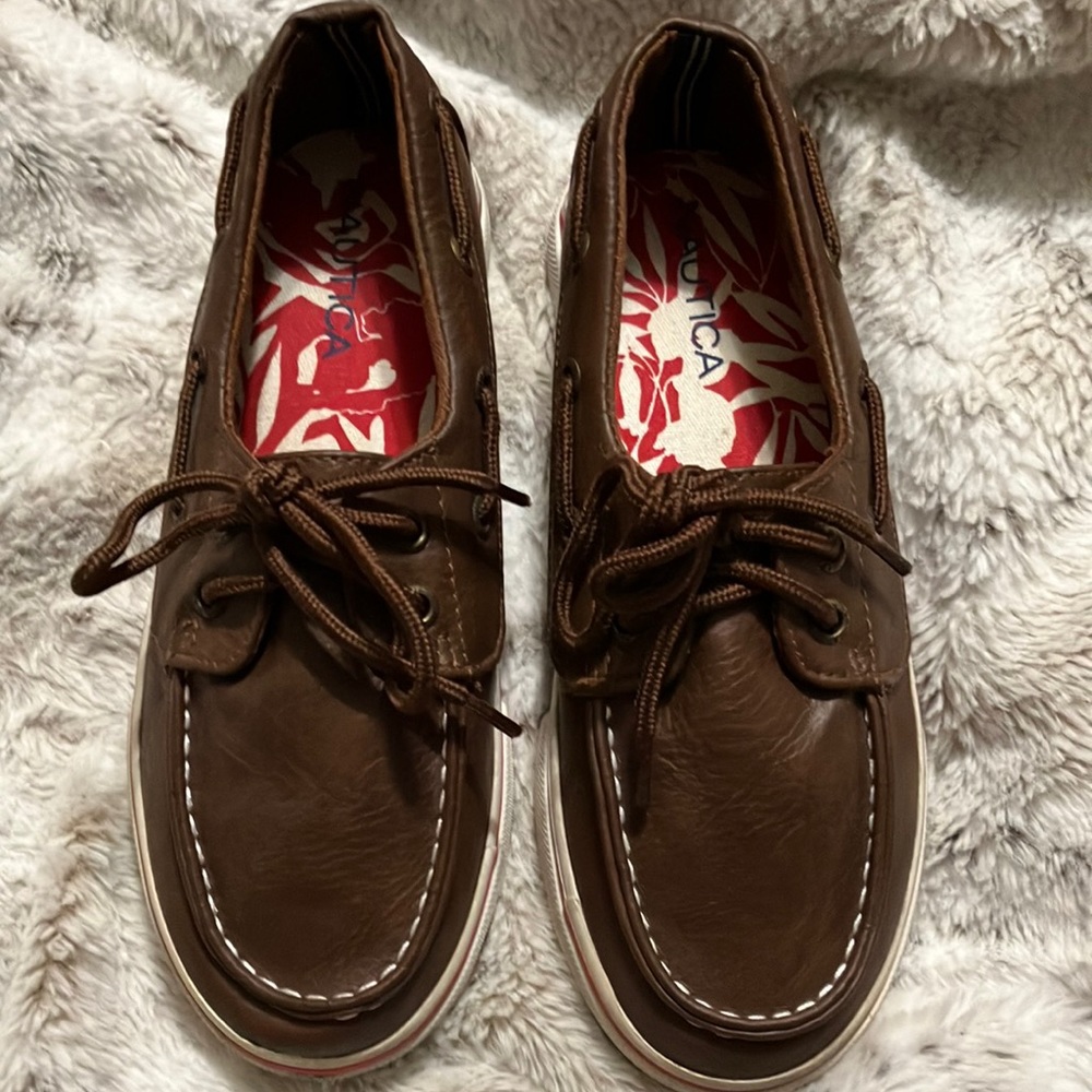 Nautica size 1 youth shoes